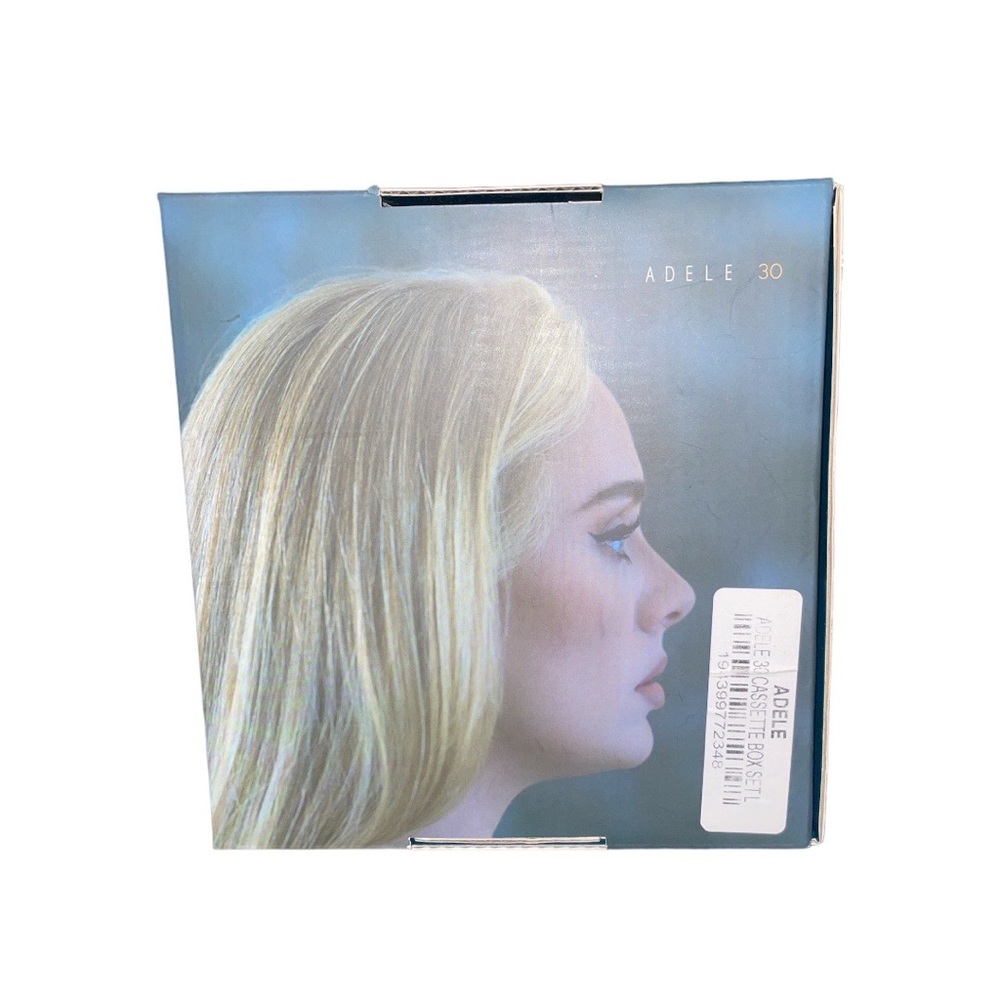 Adele 30 Exclusive Limited Edition Cassette Set - Picture 5 of 10